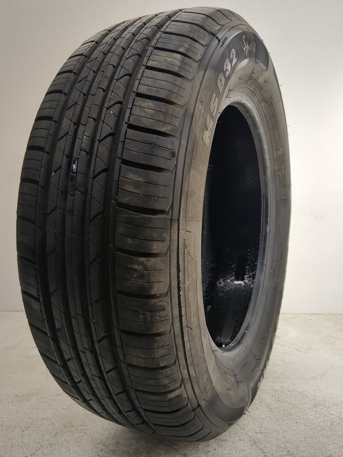 Used Tire 225/60R16 MILESTAR MS 932 98H - Tread Depth 11/32 - Oemusedautoparts1.com