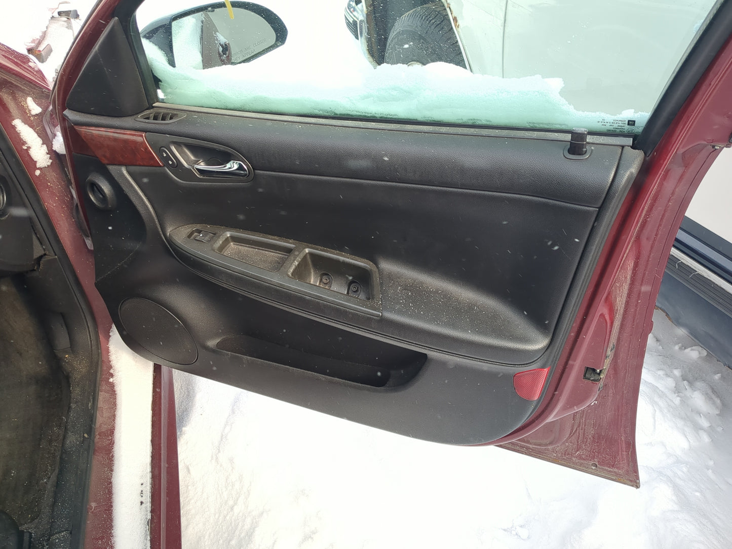 2010 Chevrolet Impala Front Right Passenger Interior Door Panel Trim 1321106 - Oemusedautoparts1.com
