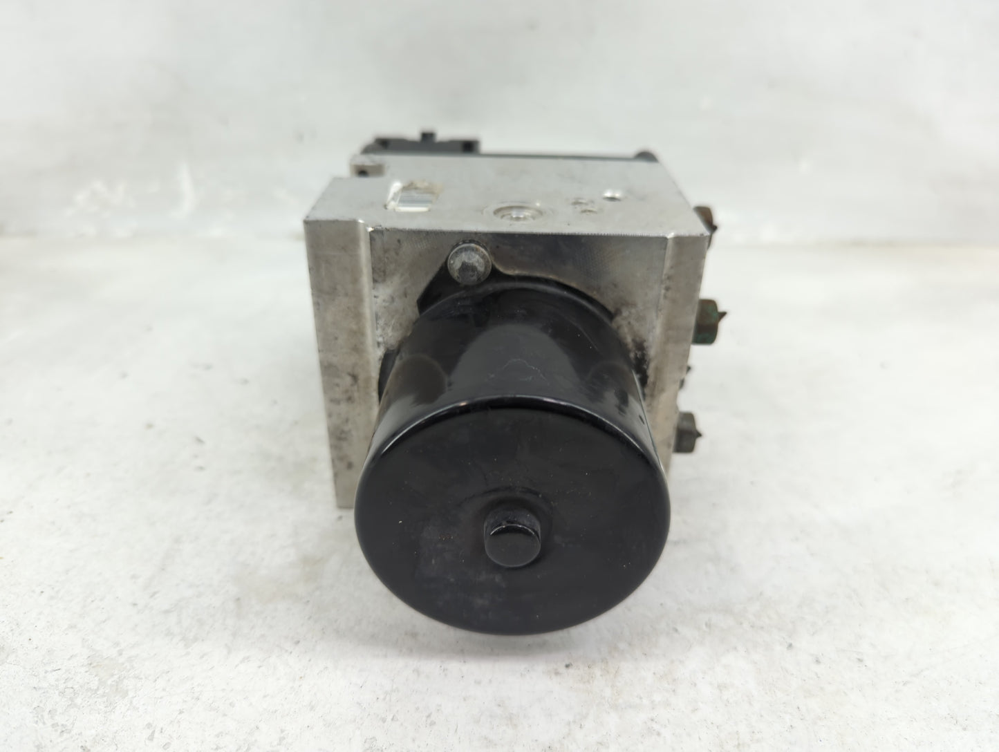 2008-2010 Chevrolet Impala ABS Pump Control Module Replacement P/N:25863696 Fits Fits 2008 2009 2010 OEM Used Auto Parts - O