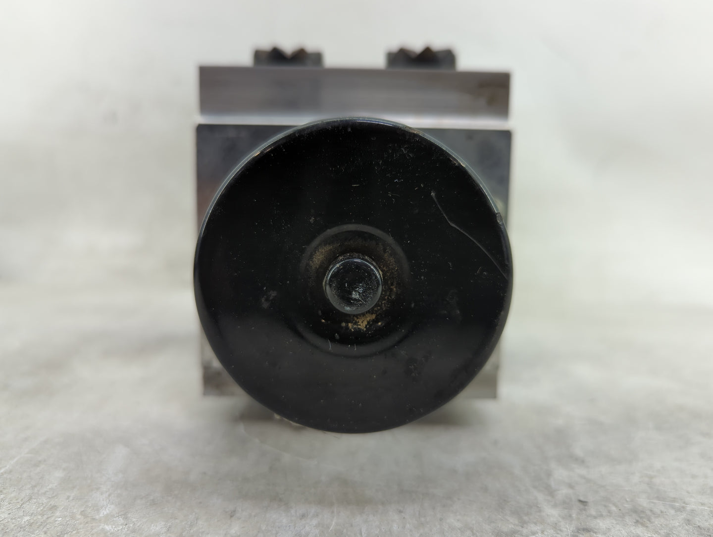 2008-2010 Chevrolet Impala ABS Pump Control Module Replacement P/N:P25894182 Fits Fits 2008 2009 2010 OEM Used Auto Parts - 