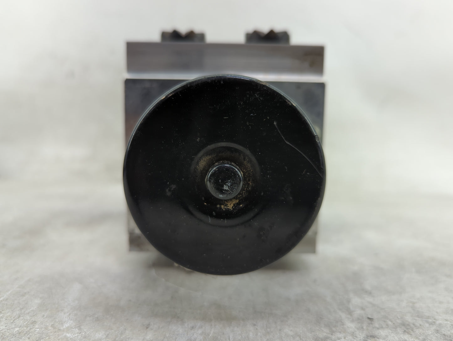 2008-2010 Chevrolet Impala ABS Pump Control Module Replacement P/N:P25894182 Fits Fits 2008 2009 2010 OEM Used Auto Parts - 