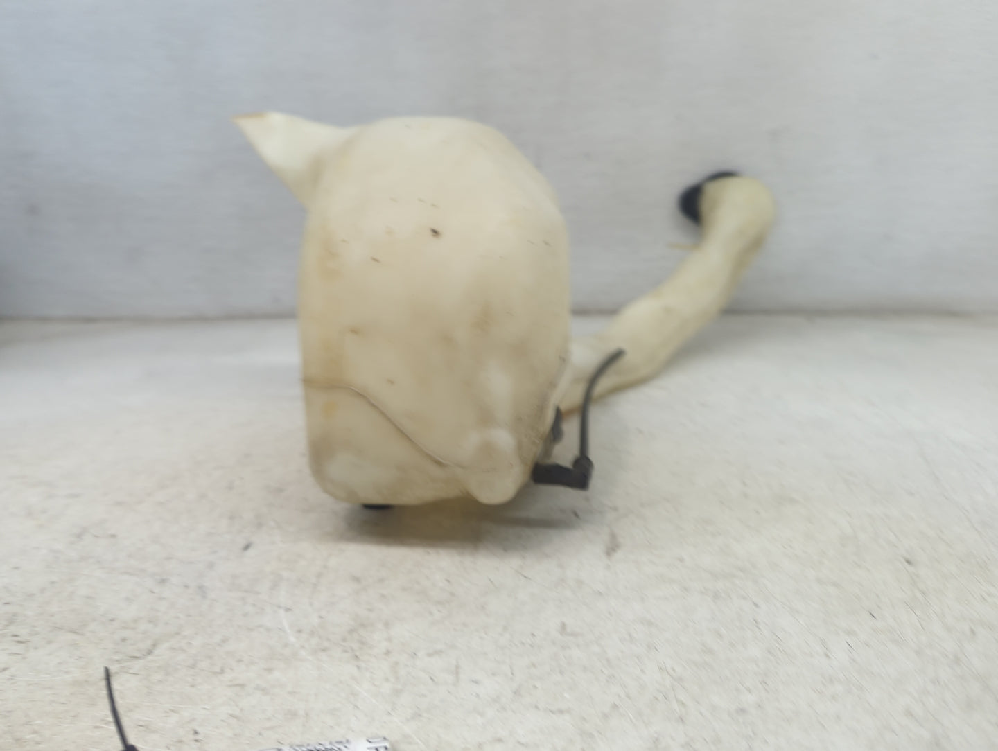 2006-2016 Chevrolet Impala Windshield Washer Fluid Reservoir Bottle Oem 1473742 - Oemusedautoparts1.com