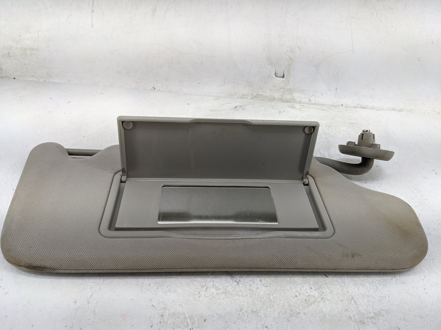 2006-2016 Chevrolet Impala Sun Visor Shade Replacement Passenger Right Mirror Fits OEM Used Auto Parts - Oemusedautoparts1.c