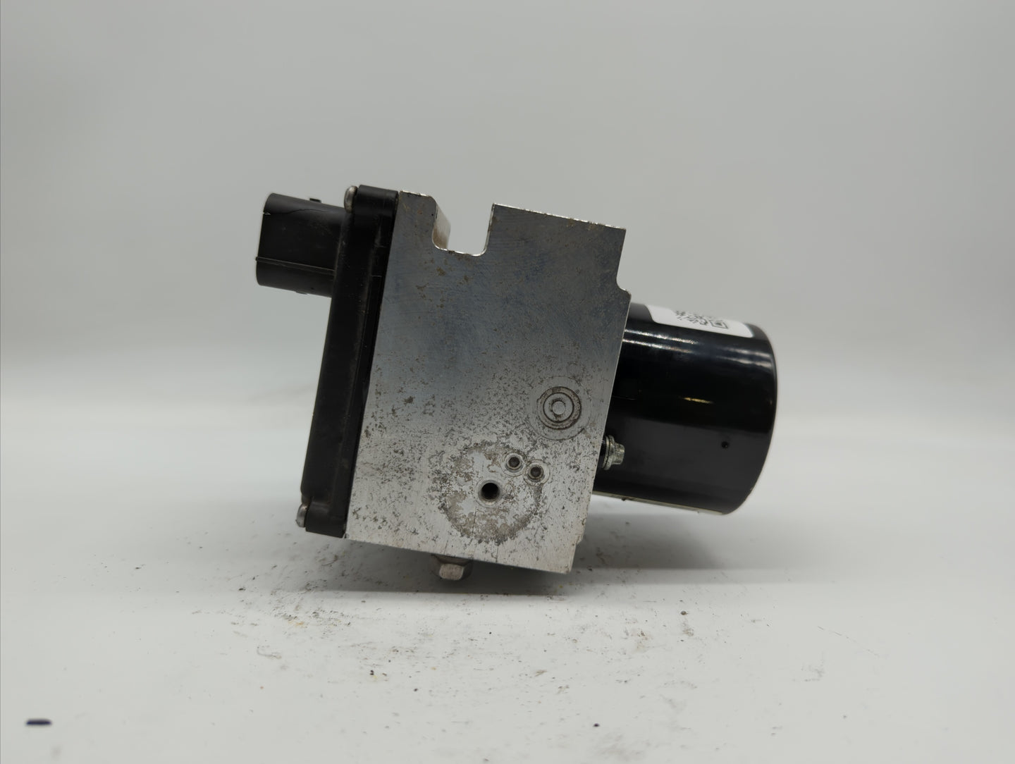 2010 Chevrolet Impala ABS Pump Control Module Replacement P/N:25894182 Fits OEM Used Auto Parts - Oemusedautoparts1.com