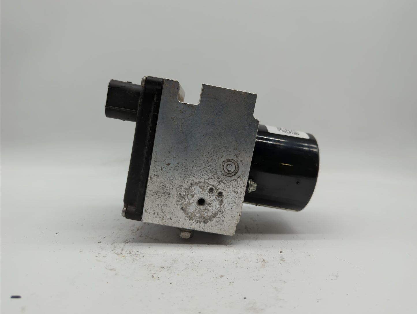 2010 Chevrolet Impala ABS Pump Control Module Replacement P/N:25894182 Fits OEM Used Auto Parts - Oemusedautoparts1.com