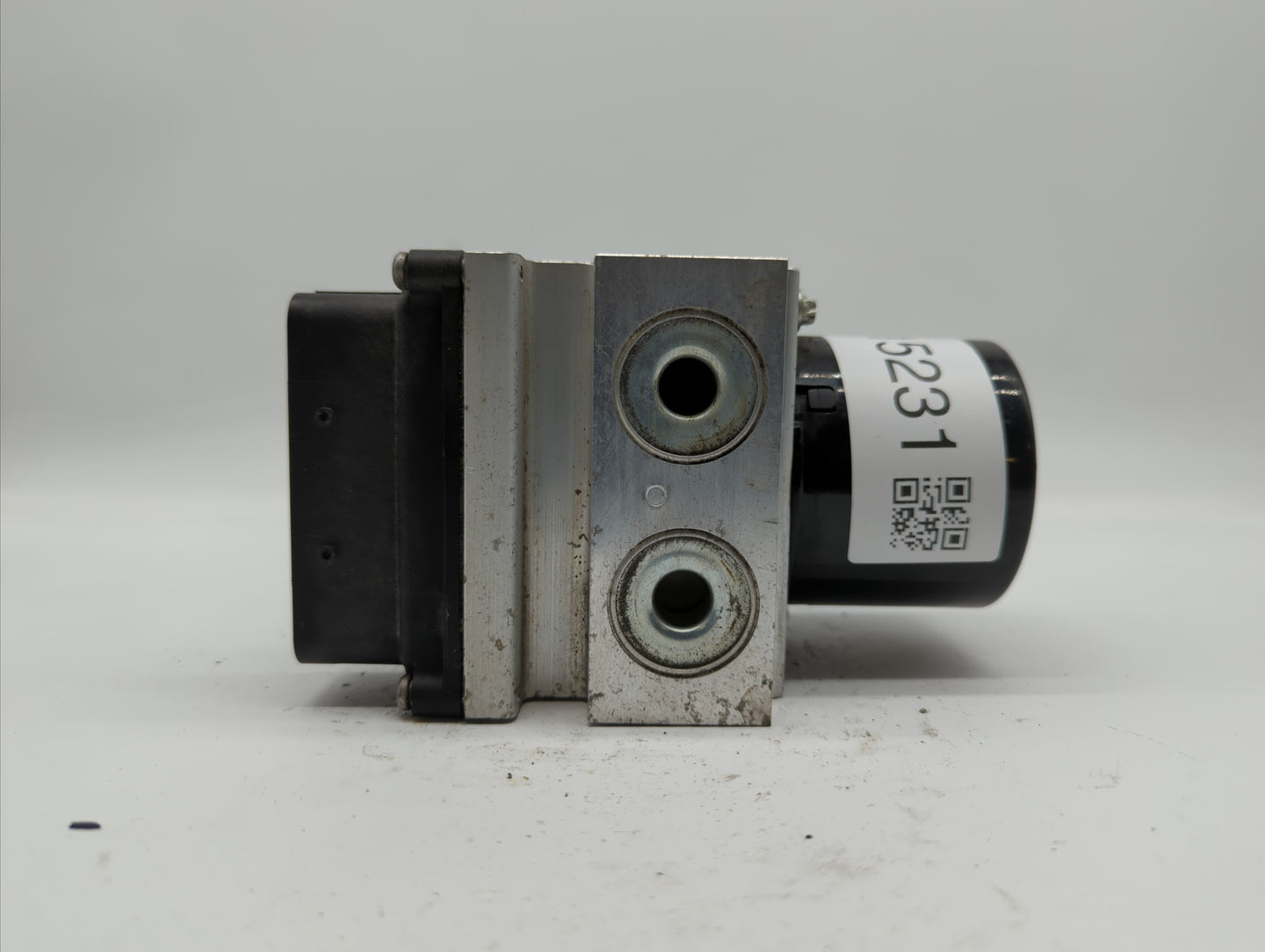 2010 Chevrolet Impala ABS Pump Control Module Replacement P/N:25894182 Fits OEM Used Auto Parts - Oemusedautoparts1.com