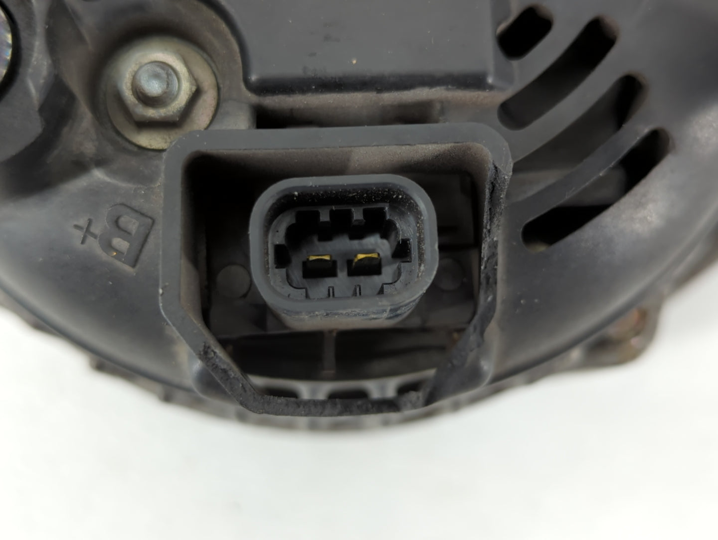 2009-2011 Chevrolet Impala Alternator Replacement Generator Charging Assembly Engine OEM Fits Fits 2009 2010 2011 OEM Used A