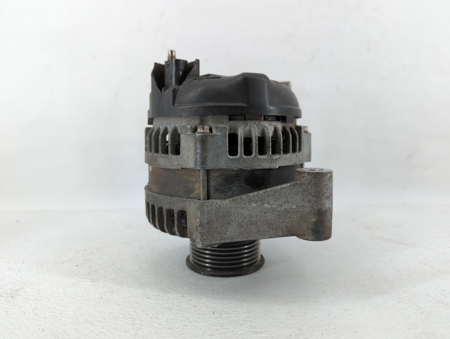 2009-2011 Chevrolet Impala Alternator Replacement Generator Charging Assembly Engine OEM Fits Fits 2009 2010 2011 OEM Used A
