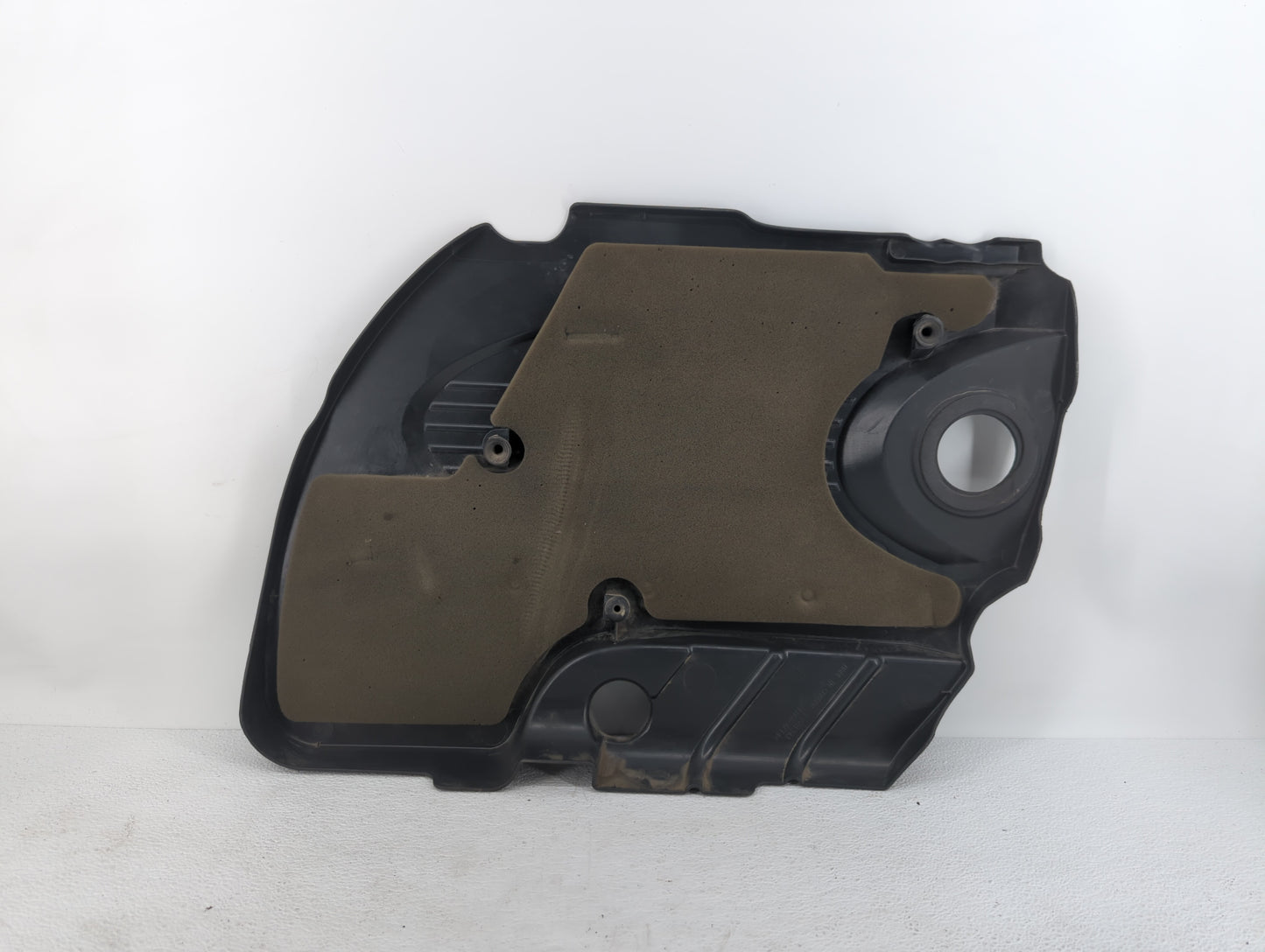 2010 Chevrolet Impala Engine Cover - Oemusedautoparts1.com