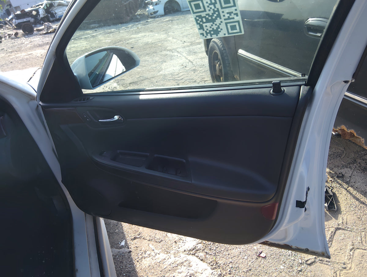 2010 Chevrolet Impala Front Right Passenger Interior Door Panel Trim 5033683 - Oemusedautoparts1.com