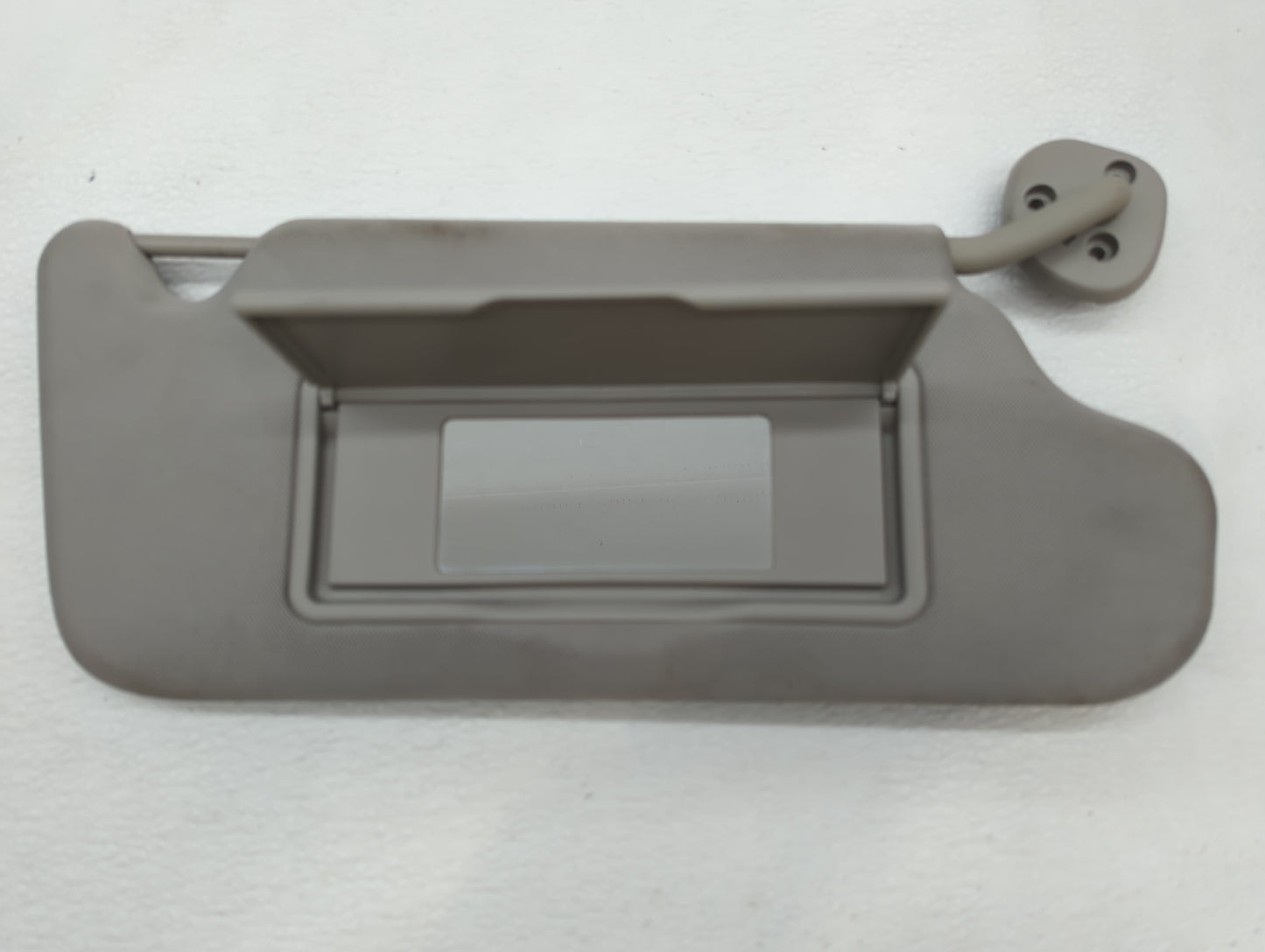 2006-2016 Chevrolet Impala Sun Visor Shade Replacement Passenger Right Mirror Fits OEM Used Auto Parts - Oemusedautoparts1.c