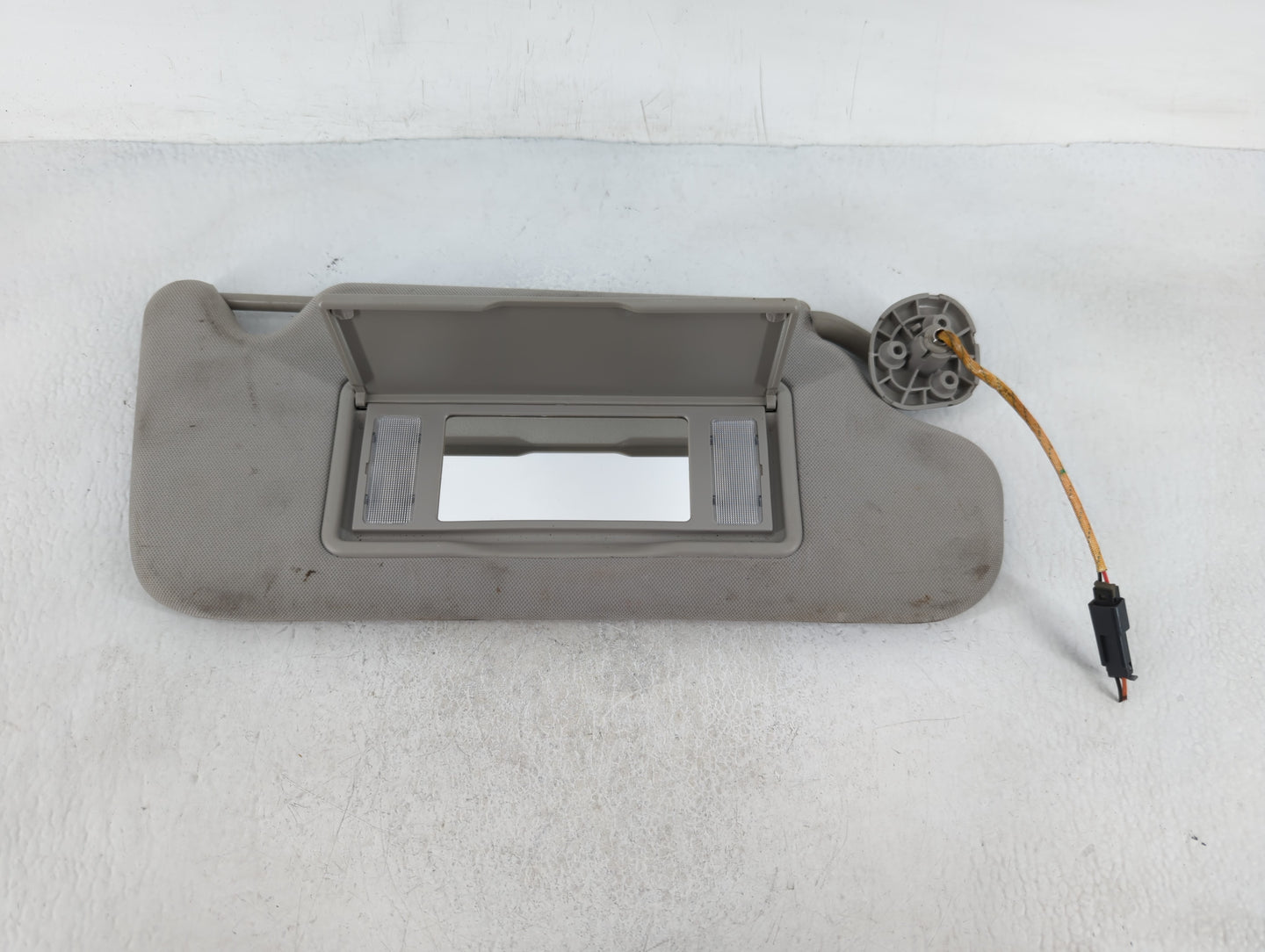 2006-2016 Chevrolet Impala Sun Visor Shade Replacement Passenger Right Mirror Fits OEM Used Auto Parts - Oemusedautoparts1.c