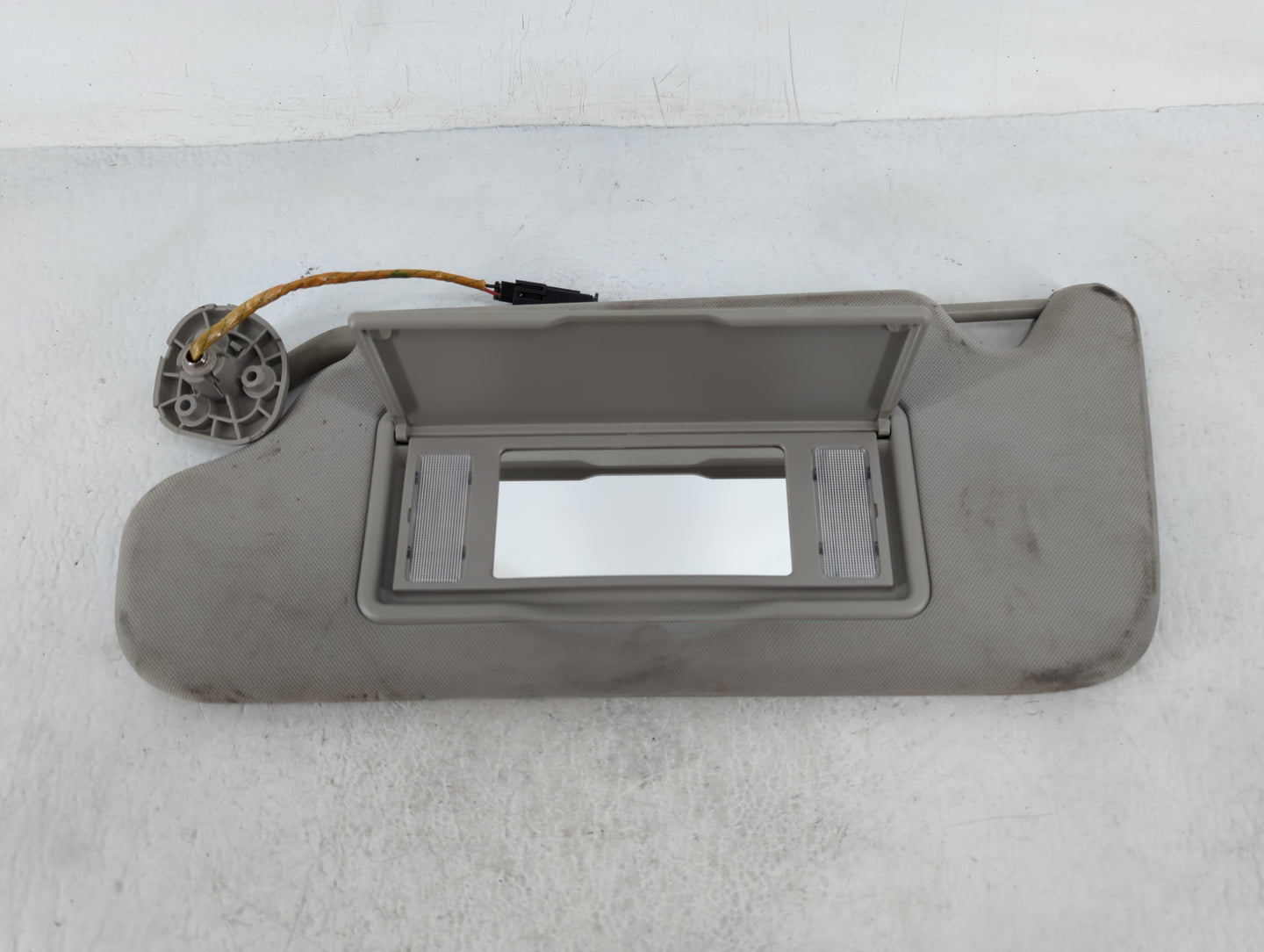 2006-2016 Chevrolet Impala Sun Visor Shade Replacement Passenger Right Mirror Fits OEM Used Auto Parts - Oemusedautoparts1.c