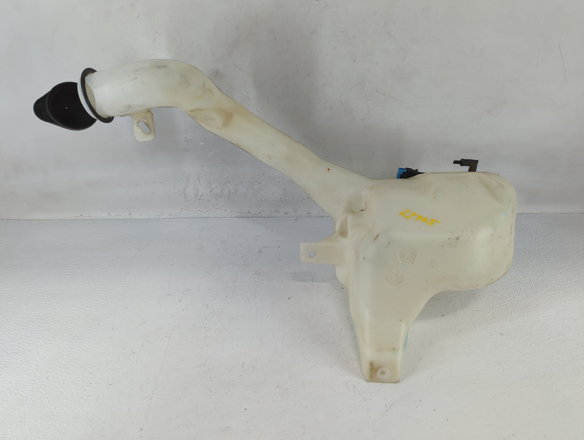 2006 Chevrolet Impala Radiator Coolant Overflow Expansion Tank Bottle 695791 - Oemusedautoparts1.com