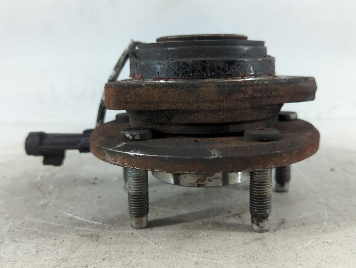 2010 Chevrolet Impala hub - Oemusedautoparts1.com