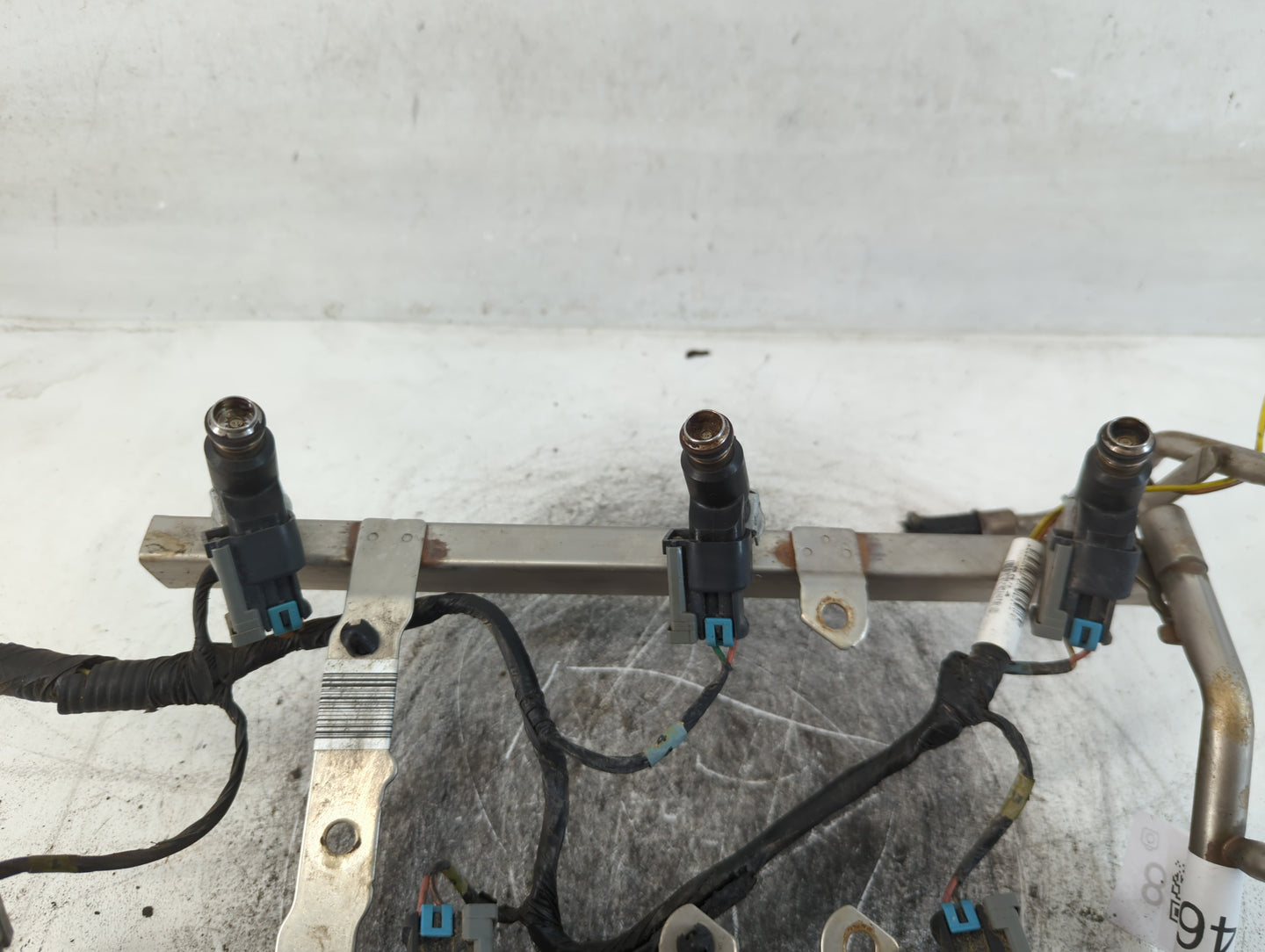 2010 Chevrolet Impala Fuel Injectors P/N:871706 Fits OEM Used Auto Parts - Oemusedautoparts1.com