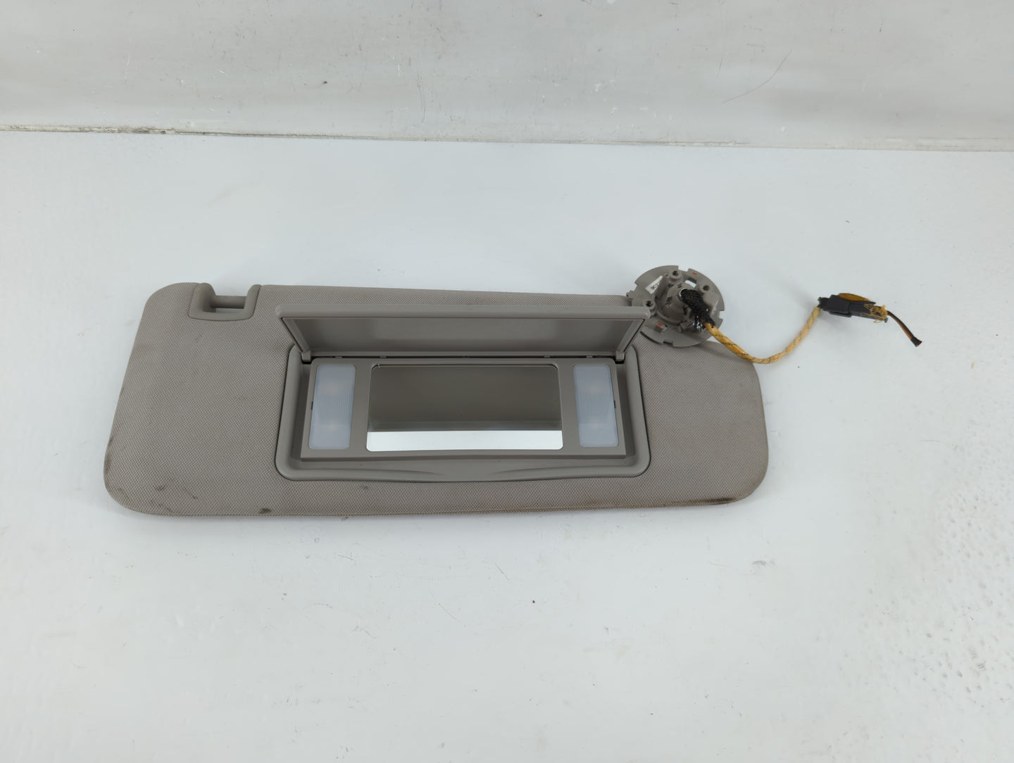 2004-2012 Chevrolet Malibu Sun Visor Shade Replacement Passenger Right Mirror Fits Fits 2004 2005 2008 2009 2010 2011 2012 O