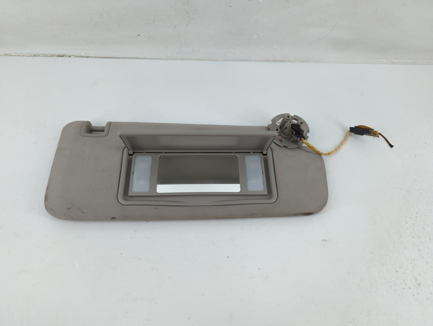 2004-2012 Chevrolet Malibu Sun Visor Shade Replacement Passenger Right Mirror Fits Fits 2004 2005 2008 2009 2010 2011 2012 O