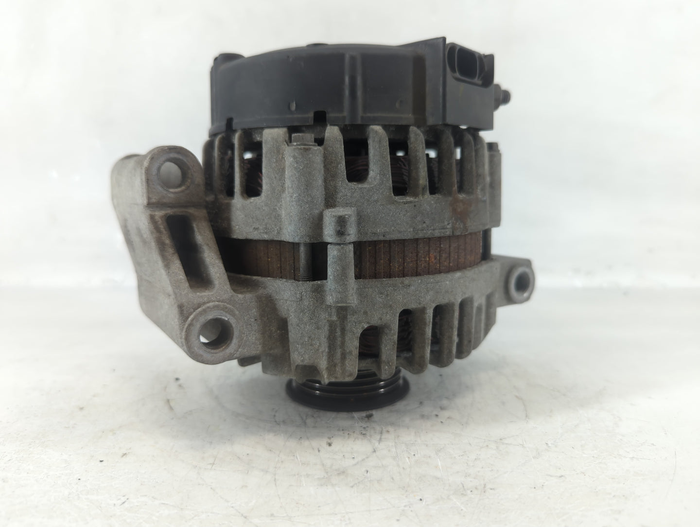 2008-2012 Chevrolet Malibu Alternator Replacement Generator Charging Assembly Engine OEM P/N:2650532 B 15828450 Fits OEM Use