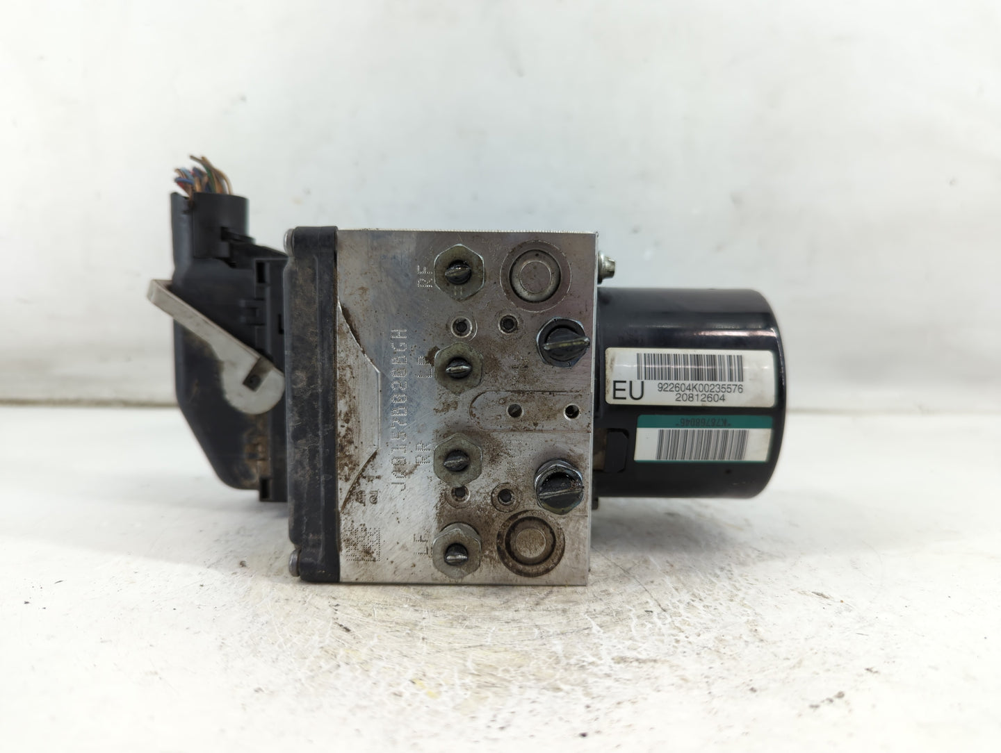2010 Chevrolet Malibu ABS Pump Control Module Replacement P/N:25949990 Fits OEM Used Auto Parts - Oemusedautoparts1.com