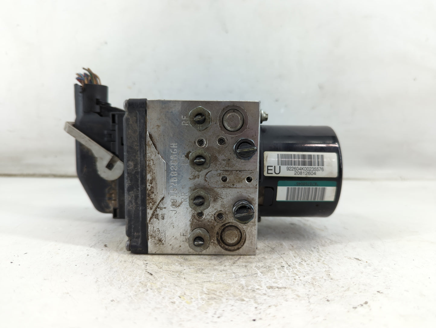 2010 Chevrolet Malibu ABS Pump Control Module Replacement P/N:25949990 Fits OEM Used Auto Parts - Oemusedautoparts1.com
