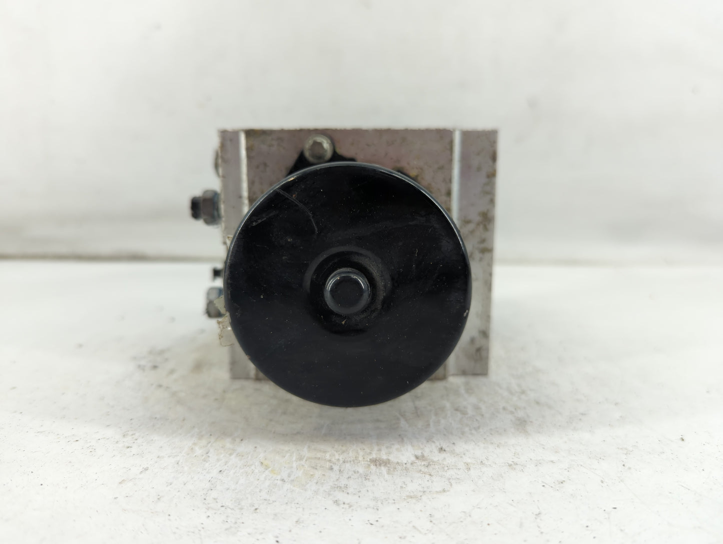 2010 Chevrolet Malibu ABS Pump Control Module Replacement P/N:25949990 Fits OEM Used Auto Parts - Oemusedautoparts1.com
