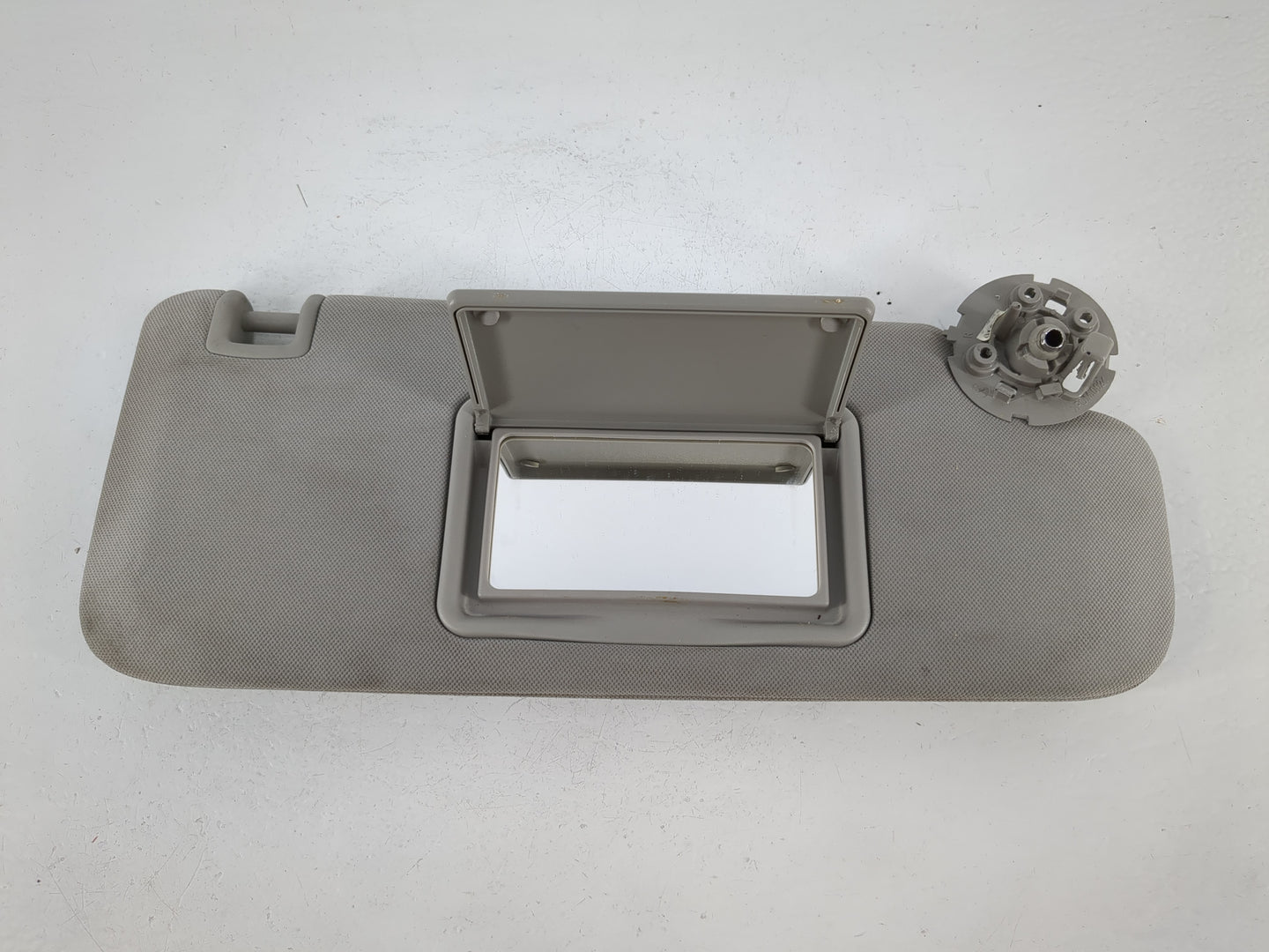 2004-2012 Chevrolet Malibu Sun Visor Shade Replacement Passenger Right Mirror Fits Fits 2004 2005 2008 2009 2010 2011 2012 O