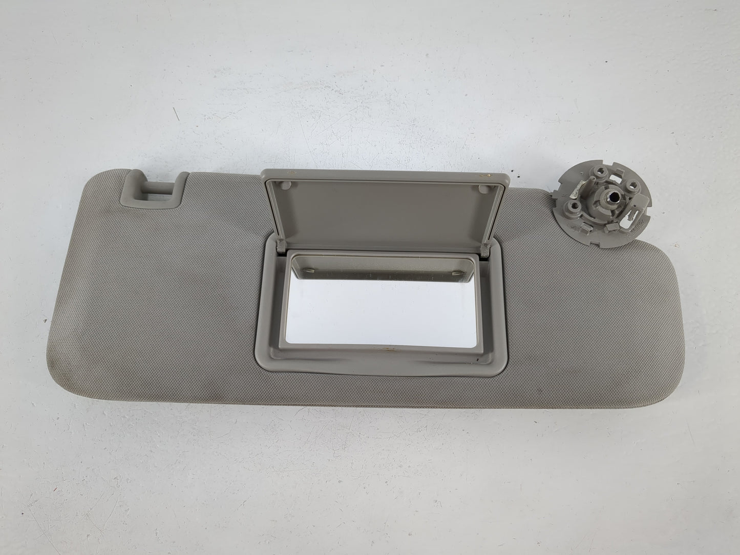 2004-2012 Chevrolet Malibu Sun Visor Shade Replacement Passenger Right Mirror Fits Fits 2004 2005 2008 2009 2010 2011 2012 O