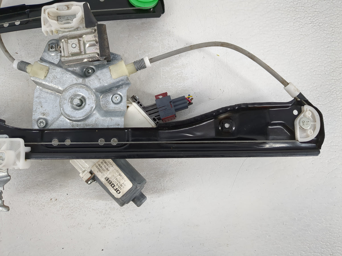 2009-2012 Chevrolet Malibu Used Window Regulator Passenger Front 1116077 - Oemusedautoparts1.com