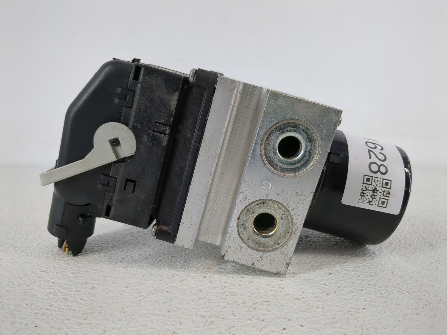 2010 Chevrolet Malibu ABS Pump Control Module Replacement P/N:25949990 Fits OEM Used Auto Parts - Oemusedautoparts1.com