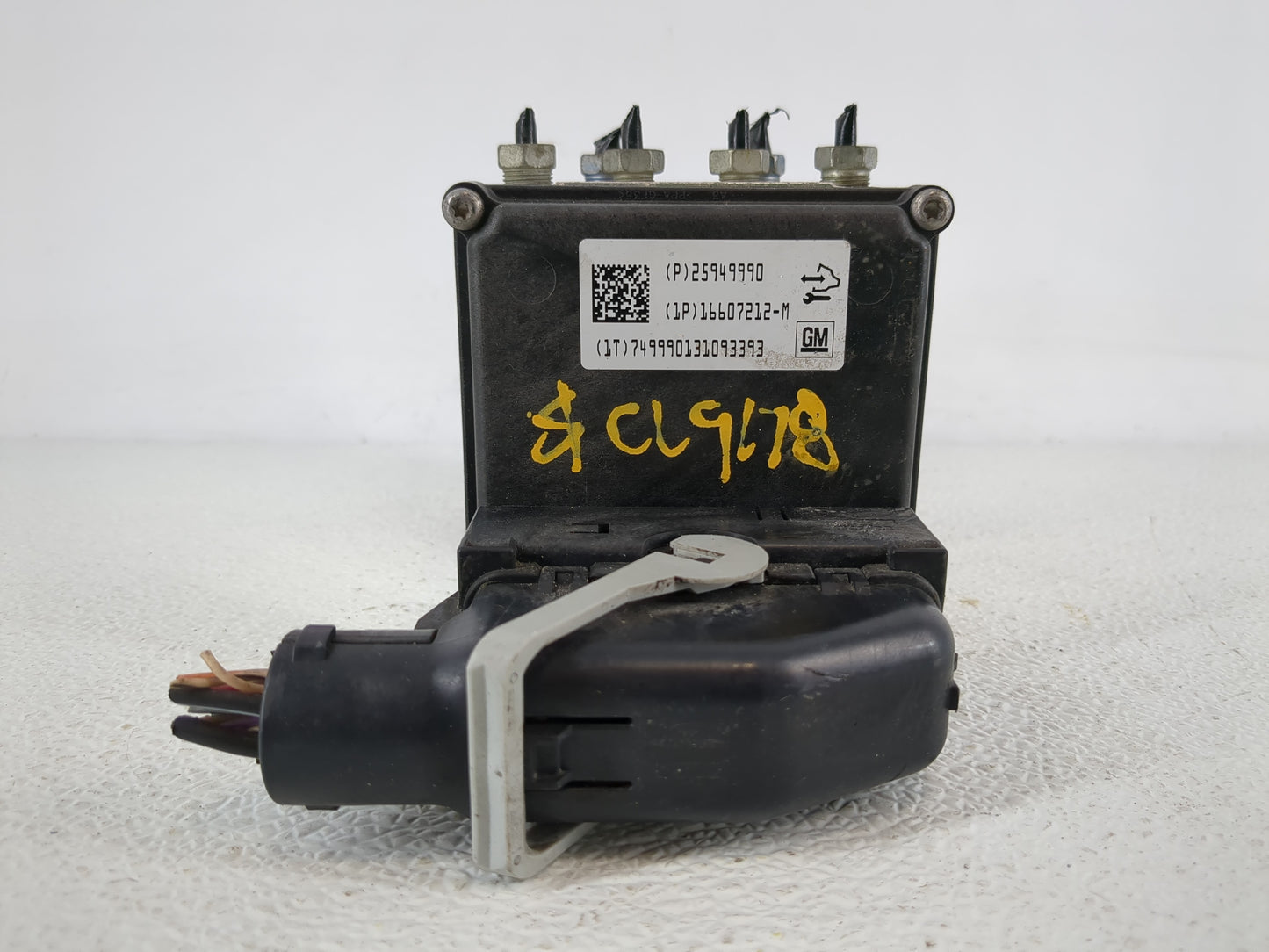 2010 Chevrolet Malibu ABS Pump Control Module Replacement P/N:25949990 Fits OEM Used Auto Parts - Oemusedautoparts1.com