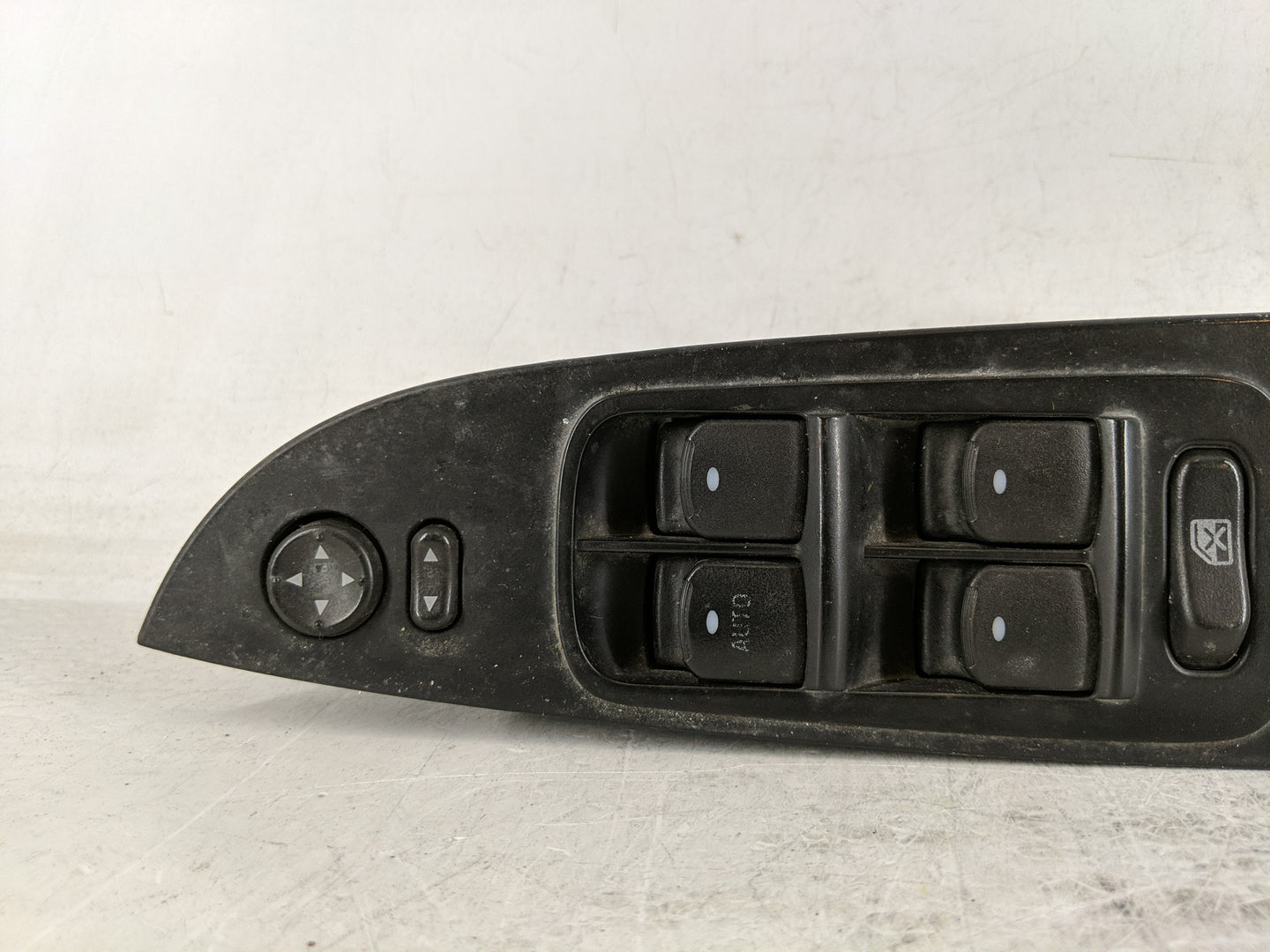 2010-2012 Chevrolet Malibu Master Power Window Switch Replacement Driver Side Left P/N:25993398 Fits Fits 2010 2011 2012 OEM