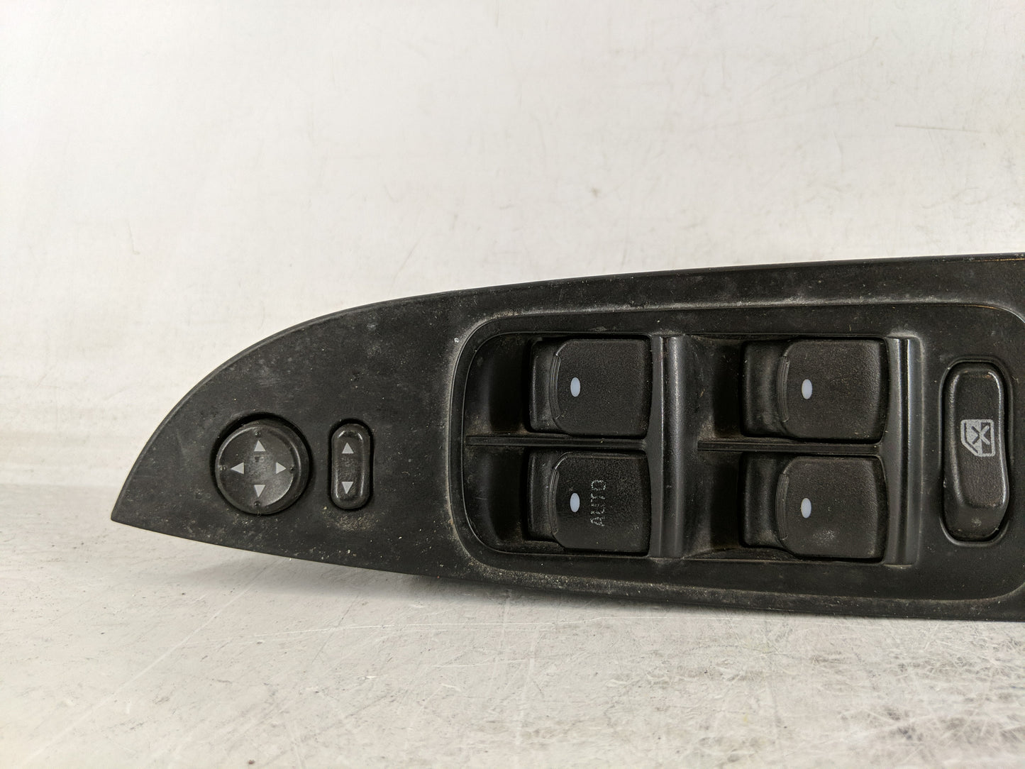 2010-2012 Chevrolet Malibu Master Power Window Switch Replacement Driver Side Left P/N:25993398 Fits Fits 2010 2011 2012 OEM