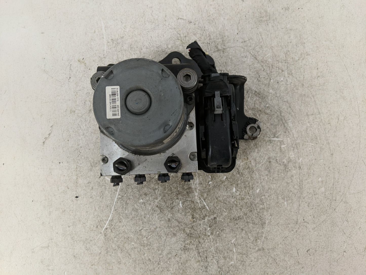 2010 Chevrolet Malibu ABS Pump Control Module Replacement P/N:25949990 Fits OEM Used Auto Parts - Oemusedautoparts1.com