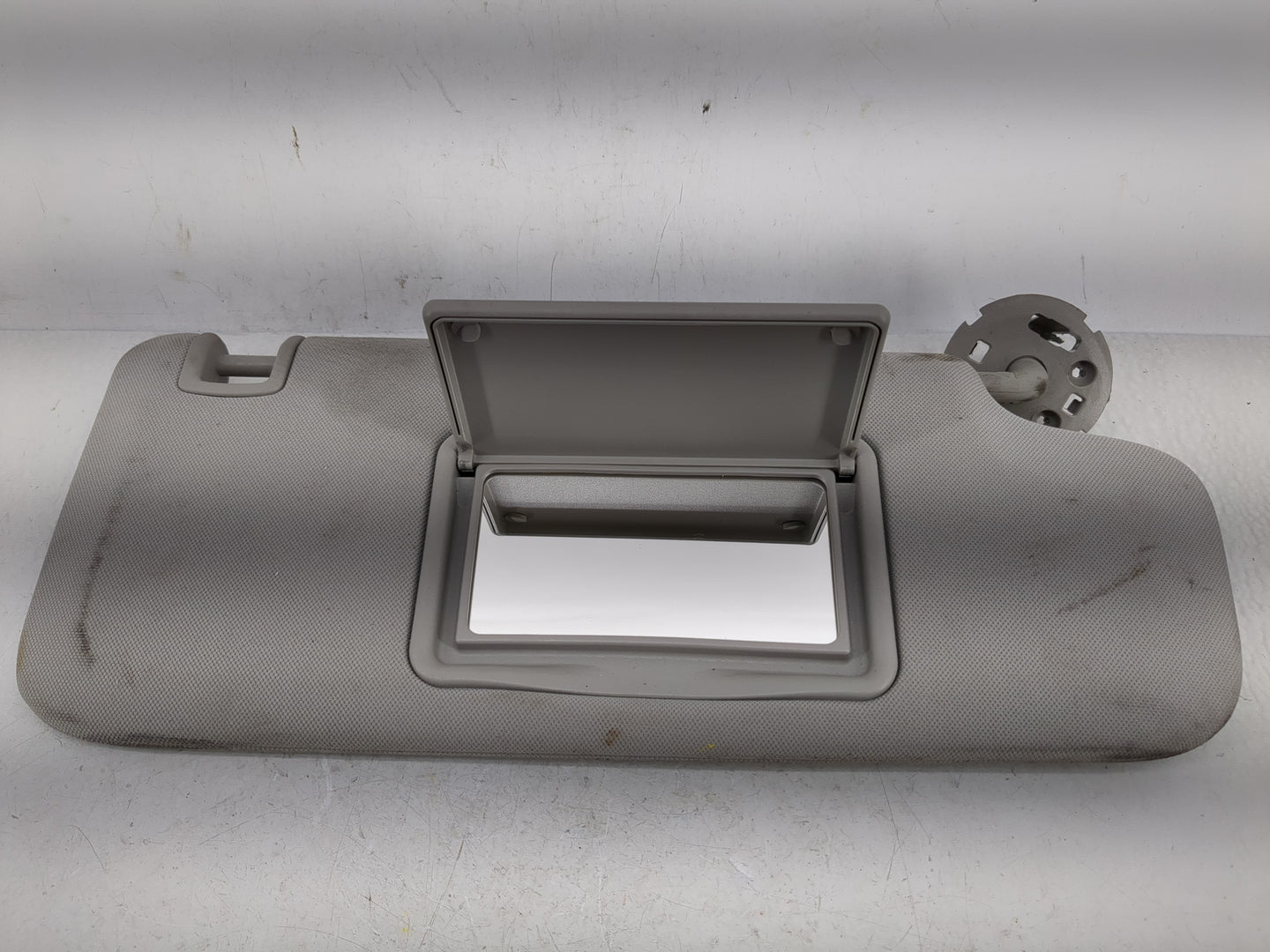 2004-2012 Chevrolet Malibu Sun Visor Shade Replacement Passenger Right Mirror Fits Fits 2004 2005 2008 2009 2010 2011 2012 O