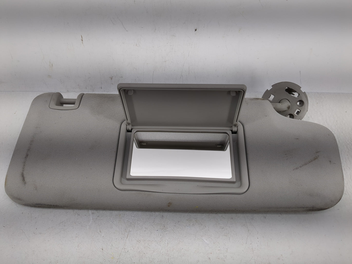 2004-2012 Chevrolet Malibu Sun Visor Shade Replacement Passenger Right Mirror Fits Fits 2004 2005 2008 2009 2010 2011 2012 O