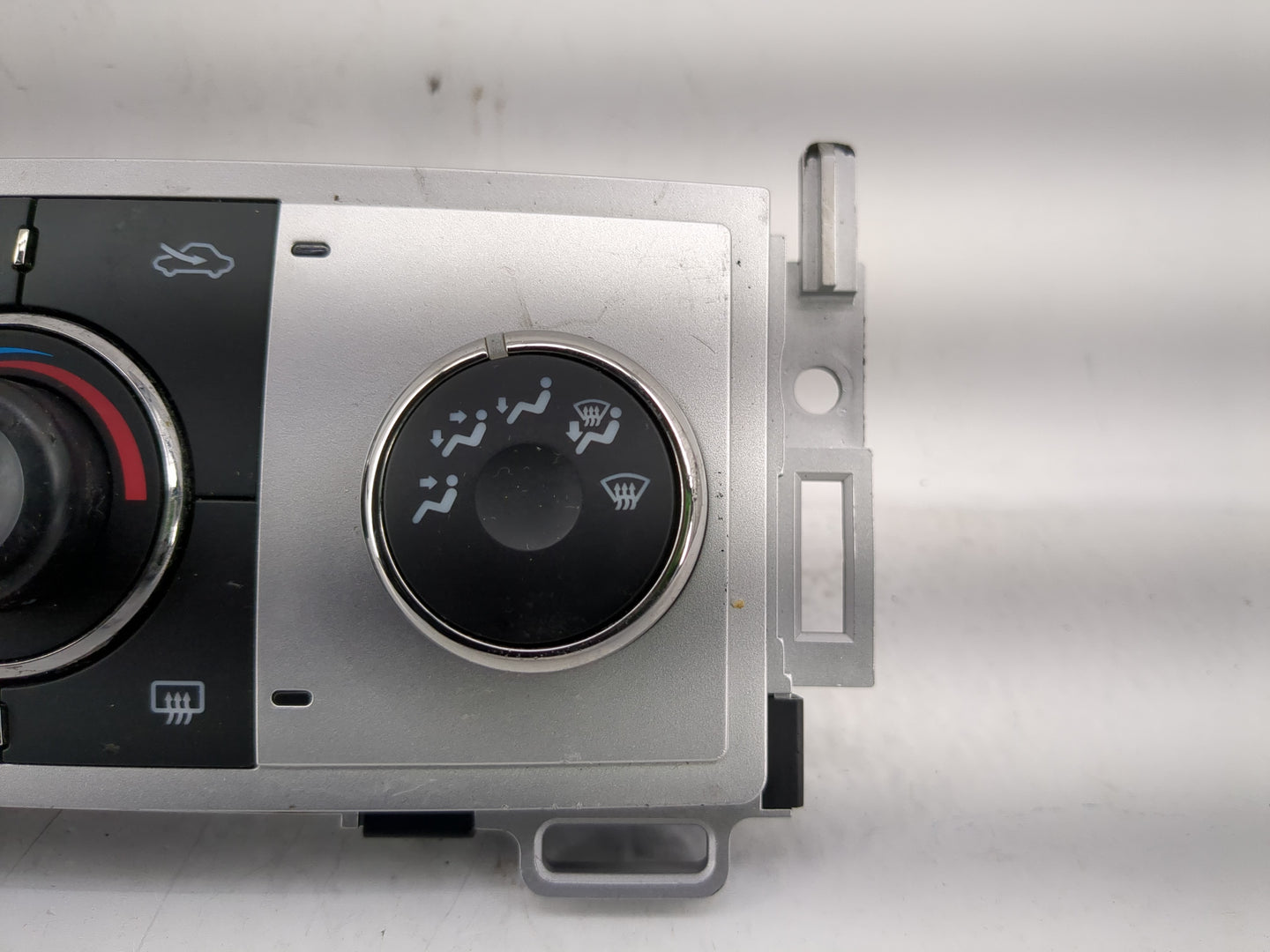 2008-2012 Chevrolet Malibu Climate Control Module Temperature AC/Heater Replacement P/N:28251428 Fits OEM Used Auto Parts - 
