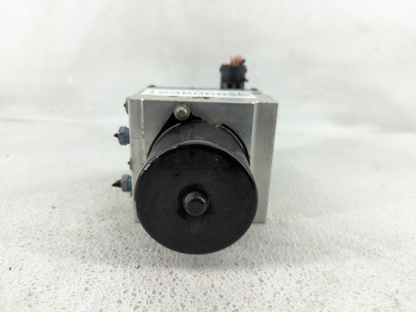 2010 Chevrolet Malibu ABS Pump Control Module Replacement P/N:25949990 Fits OEM Used Auto Parts - Oemusedautoparts1.com