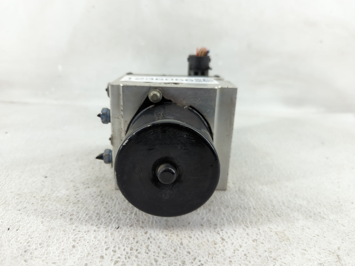 2010 Chevrolet Malibu ABS Pump Control Module Replacement P/N:25949990 Fits OEM Used Auto Parts - Oemusedautoparts1.com