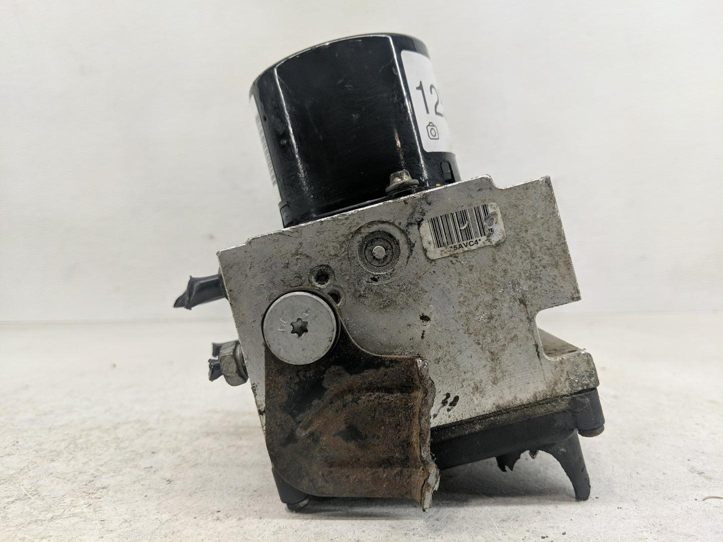 2010 Chevrolet Malibu ABS Pump Control Module Replacement P/N:20812604 Fits OEM Used Auto Parts - Oemusedautoparts1.com