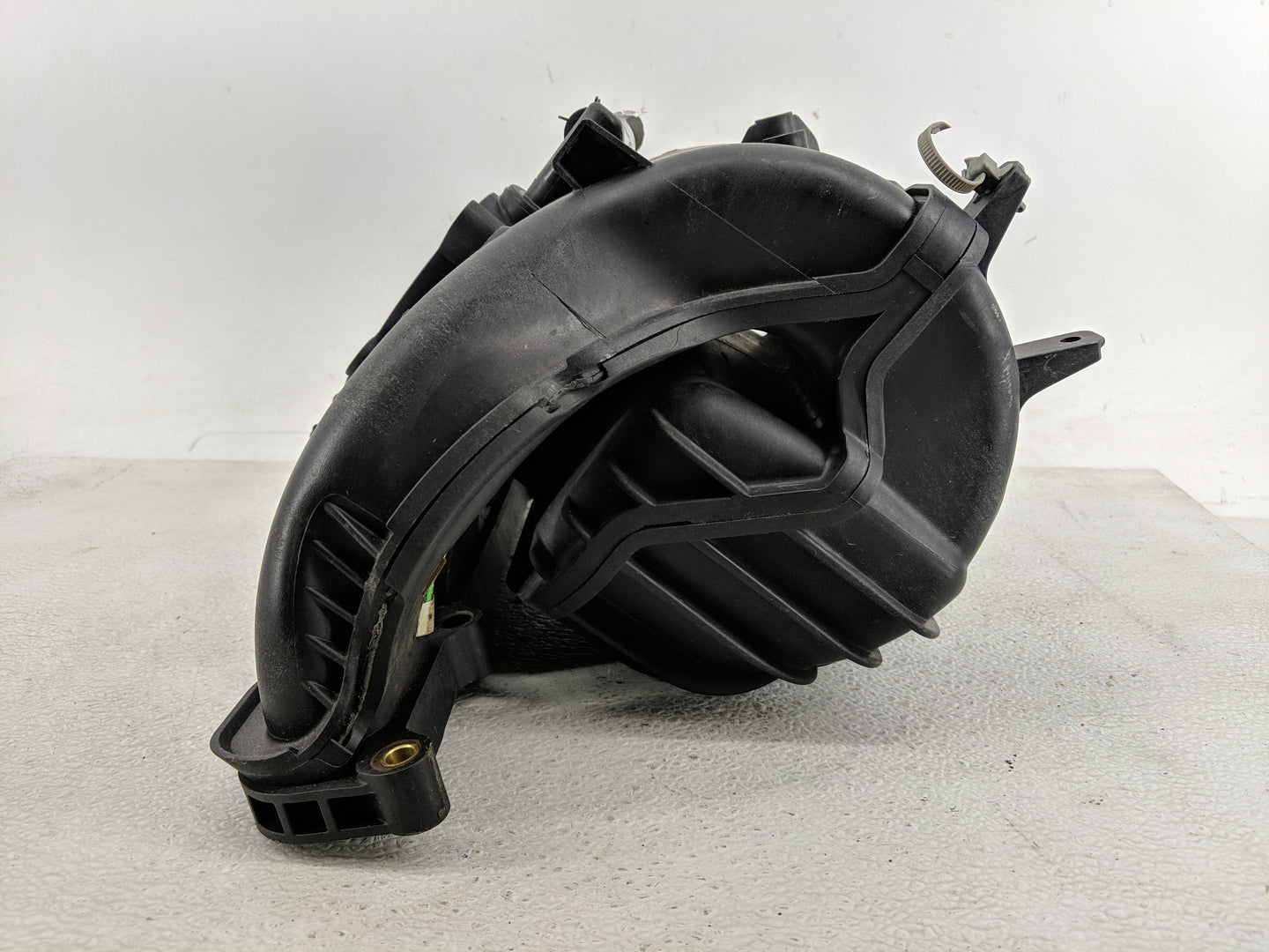 2008-2012 Chevrolet Malibu Air Intake Manifold P/N:768989876 Fits Fits 2007 2008 2009 2010 2011 2012 OEM Used Auto Parts - O