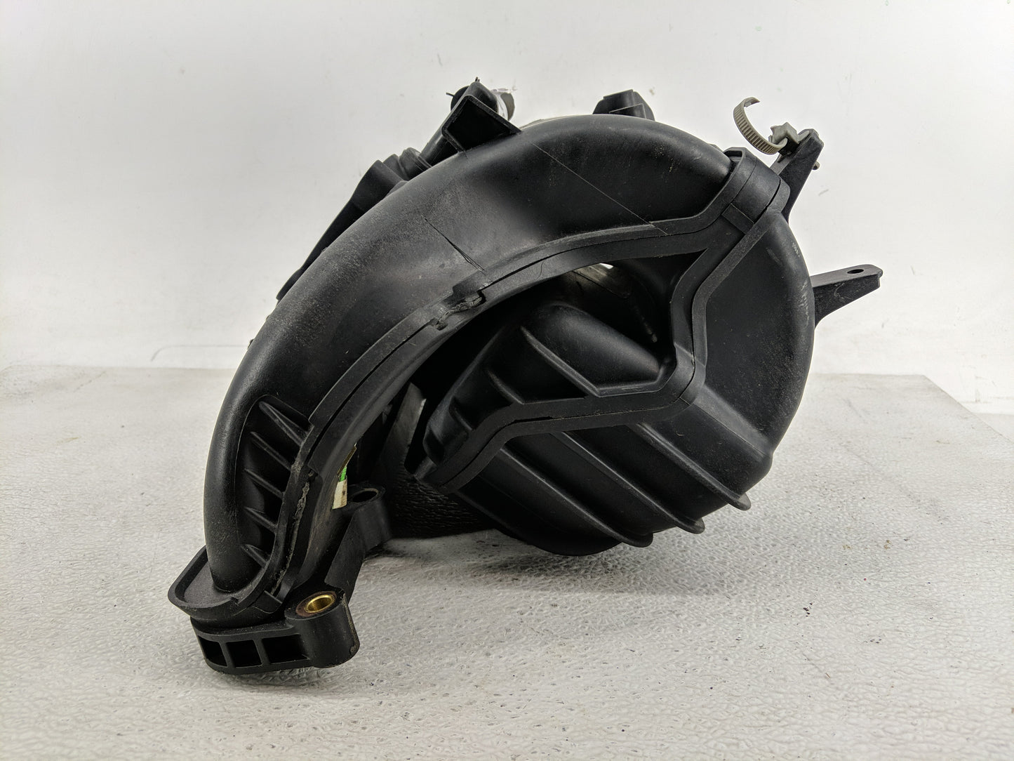 2008-2012 Chevrolet Malibu Air Intake Manifold P/N:768989876 Fits Fits 2007 2008 2009 2010 2011 2012 OEM Used Auto Parts - O