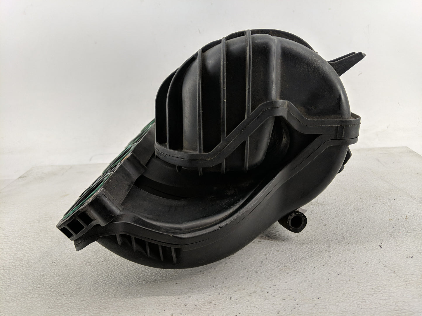 2008-2012 Chevrolet Malibu Air Intake Manifold P/N:768989876 Fits Fits 2007 2008 2009 2010 2011 2012 OEM Used Auto Parts - O
