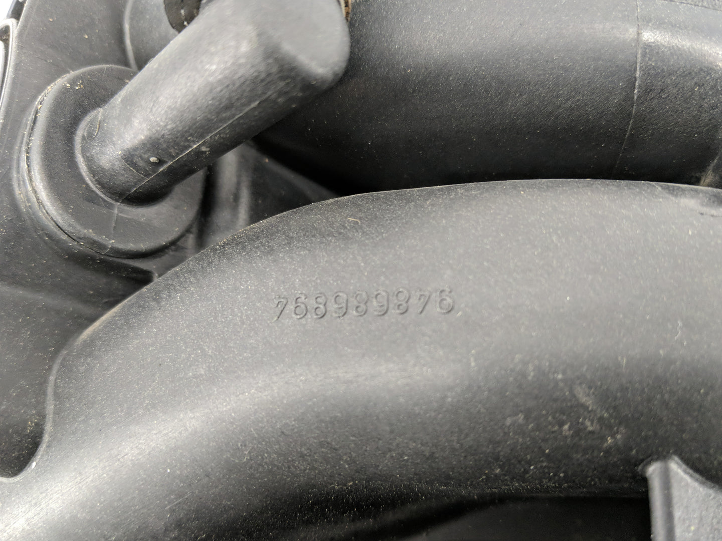 2008-2012 Chevrolet Malibu Air Intake Manifold P/N:768989876 Fits Fits 2007 2008 2009 2010 2011 2012 OEM Used Auto Parts - O