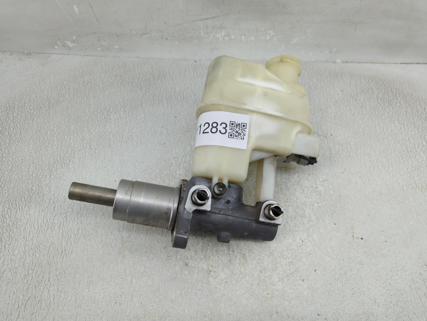2008-2012 Chevrolet Malibu Brake Master Cylinder 1311283 - Oemusedautoparts1.com
