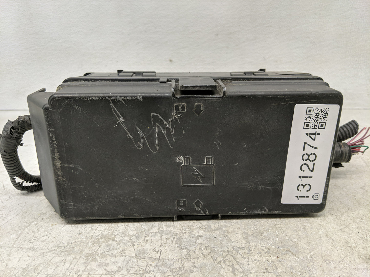2009-2012 Chevrolet Malibu Fusebox Fuse Box Panel Relay Module P/N:20822695 20822689 Fits Fits 2009 2010 2011 2012 OEM Used 