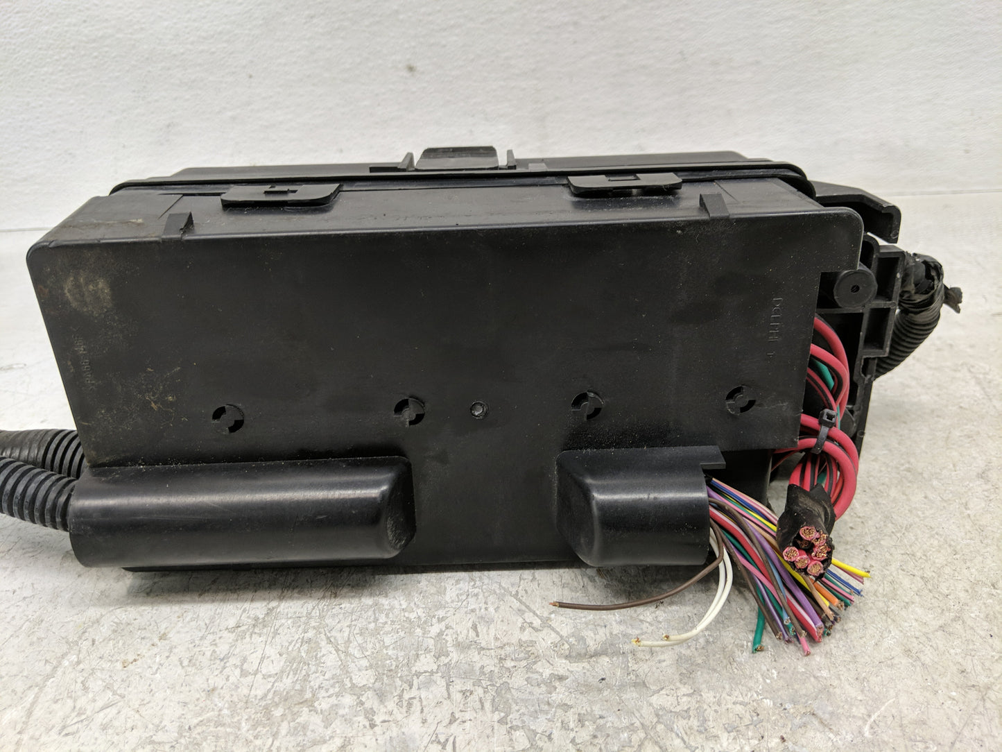 2009-2012 Chevrolet Malibu Fusebox Fuse Box Panel Relay Module P/N:20822695 20822689 Fits Fits 2009 2010 2011 2012 OEM Used 