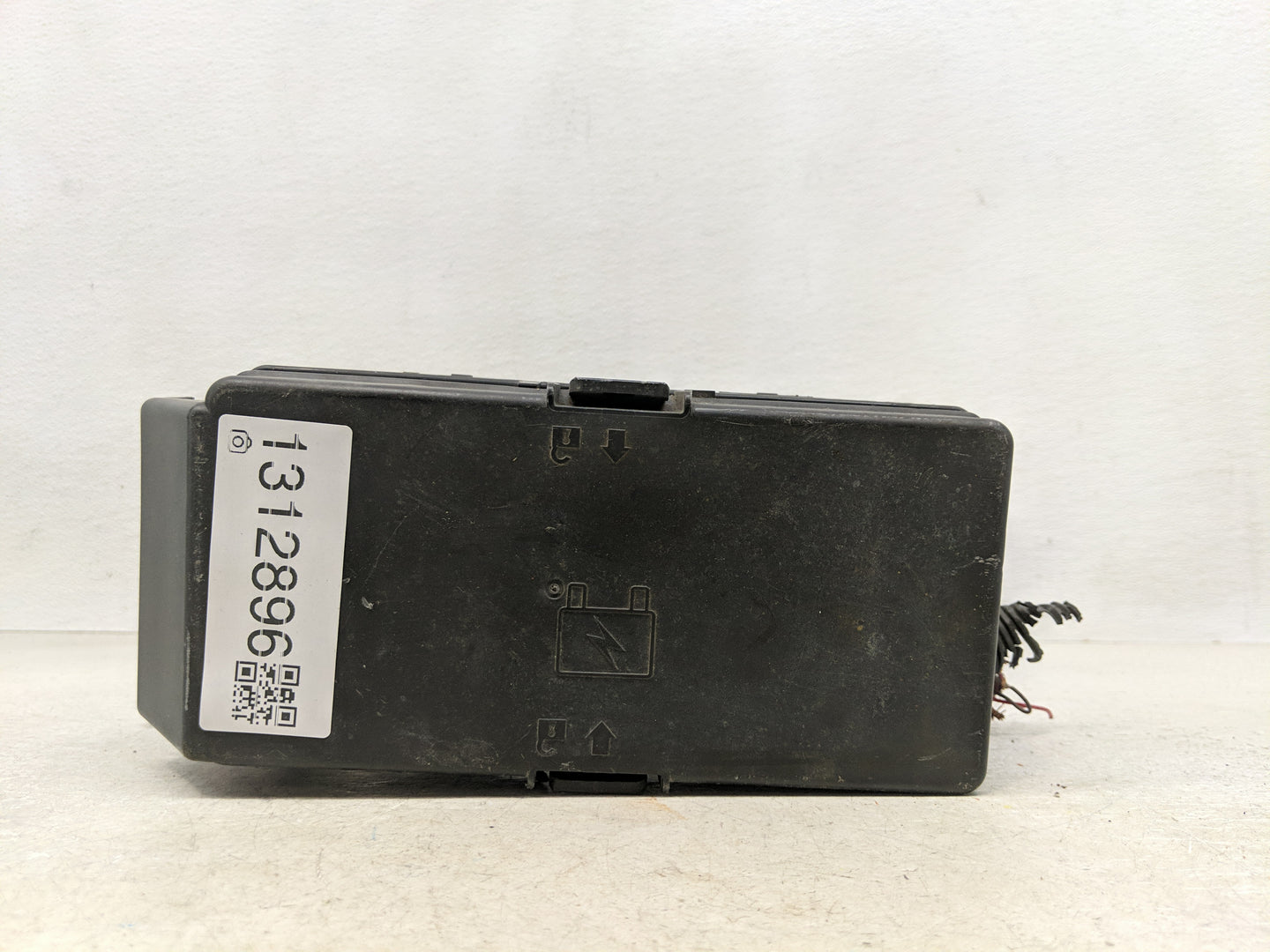 2009-2012 Chevrolet Malibu Fusebox Fuse Box Panel Relay Module P/N:20822695 20822689 Fits Fits 2009 2010 2011 2012 OEM Used 