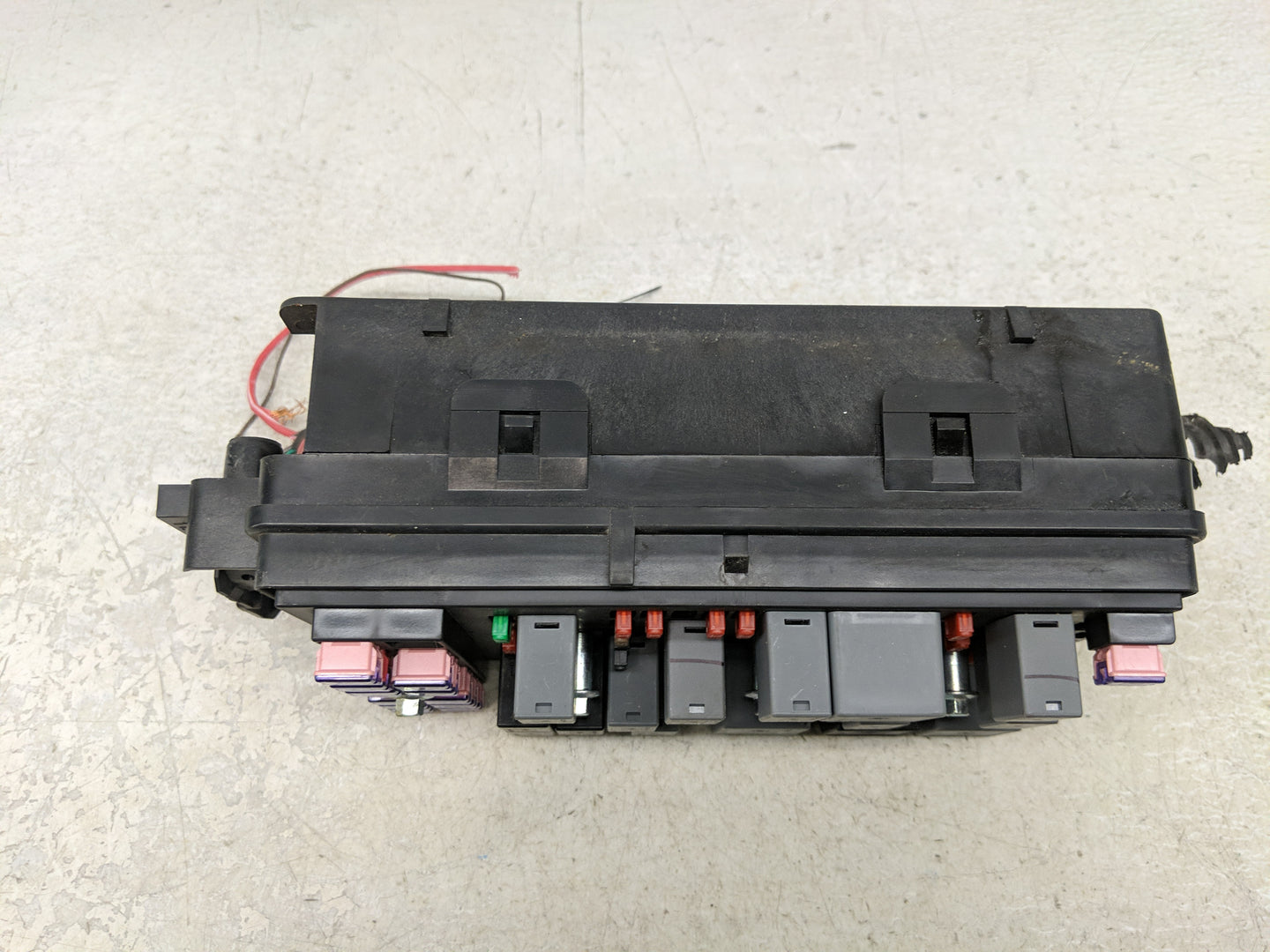 2009-2012 Chevrolet Malibu Fusebox Fuse Box Panel Relay Module P/N:20822695 20822689 Fits Fits 2009 2010 2011 2012 OEM Used 