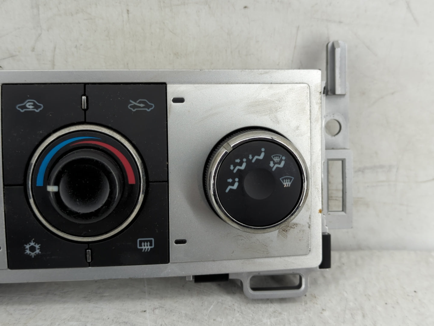 2008-2012 Chevrolet Malibu Climate Control Module Temperature AC/Heater Replacement P/N:28251428 Fits OEM Used Auto Parts - 